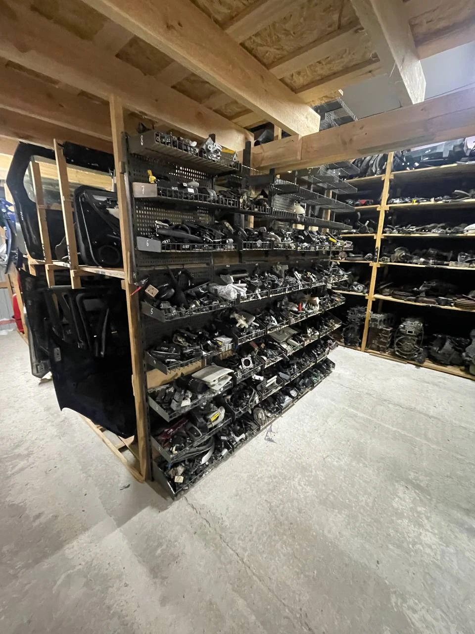 вживані запчастини для авто