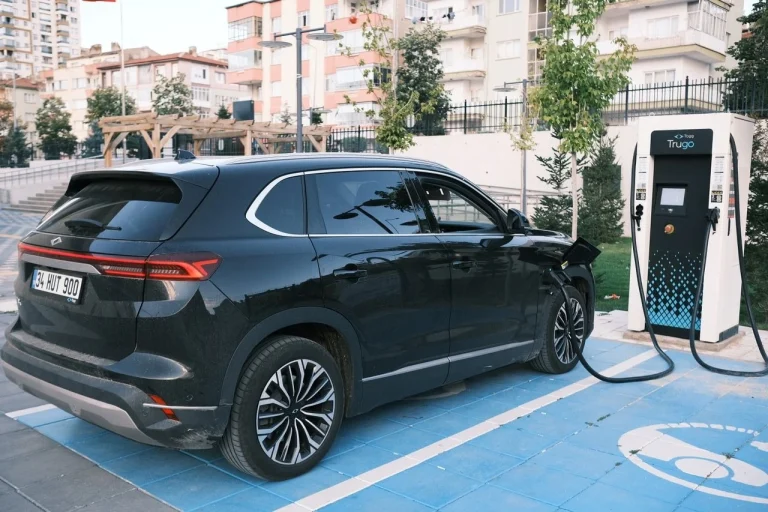 Автомобілі з Китаю чи Кореї